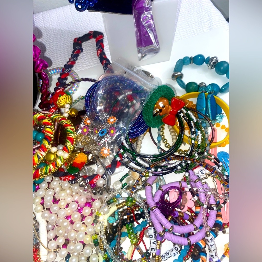 Assorted Fashion Jewelry Lot for Girls #218 - Picture 8 of 10